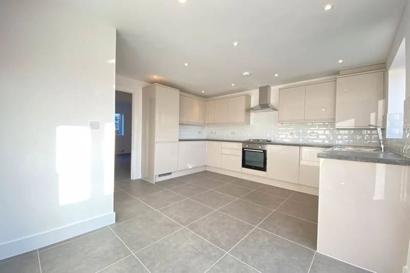 The kitchen seen from the hallway
