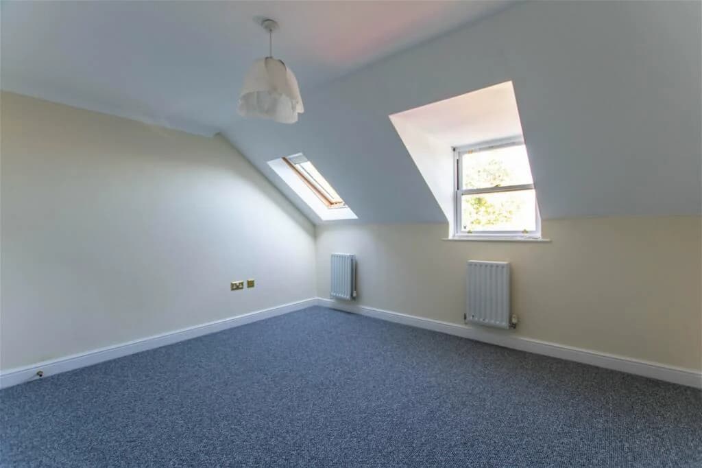 Marshalla Mews, Cheltenham: a bedroom