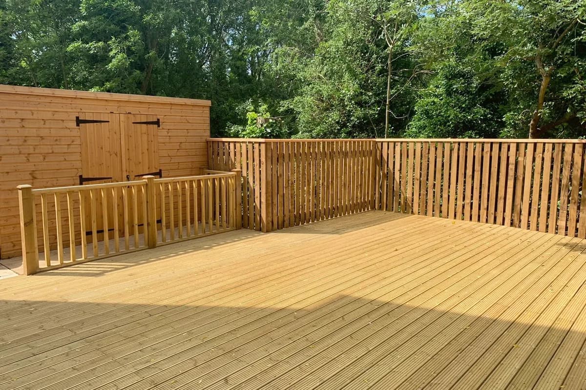 Oakly Court, Redditch: the decked garden
